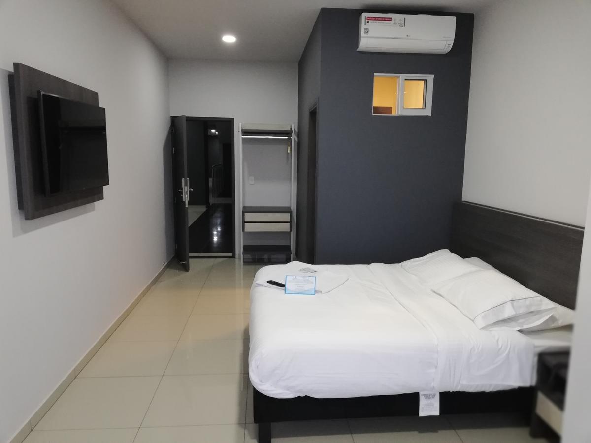 Hotel Doral Inn Ибаге Экстерьер фото